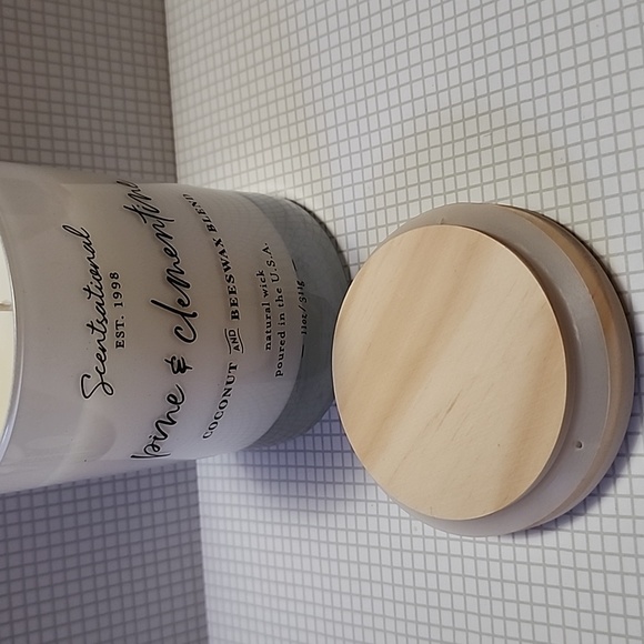 Brand New Scentsational Pine & Clementine Candle - Picture 6 of 6